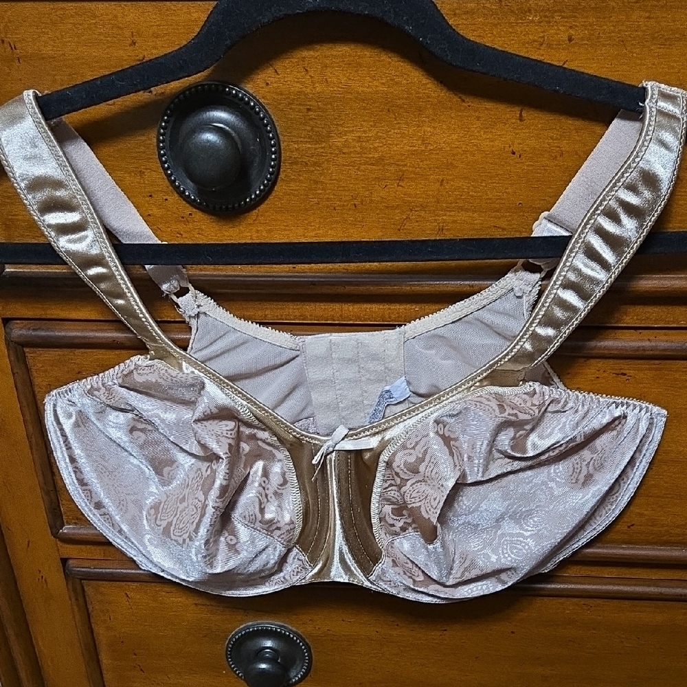 Bali Beige Floral Underwire Bra Size 38DD